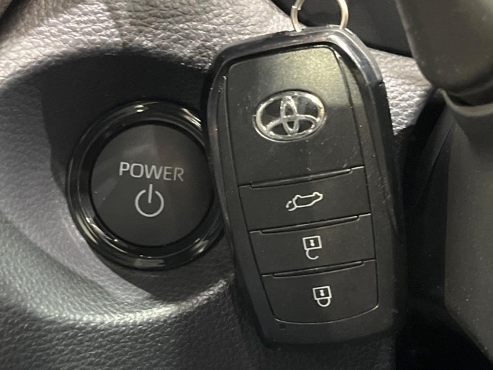 2025 Toyota Corolla Cross 6AA-ZVG13 (UW-69fea4b000050)[16]