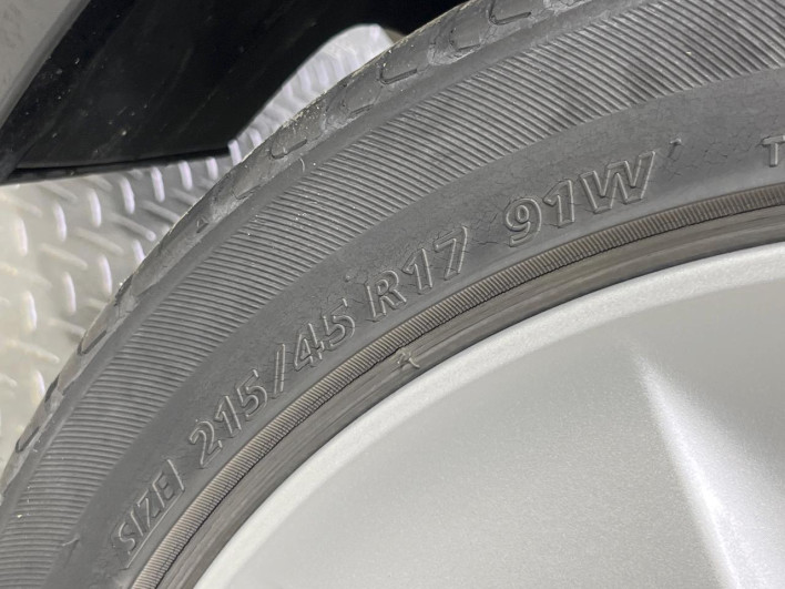 2013 Toyota Prius DAA-ZVW30 (UW-69fea4b15cd8e)[7]