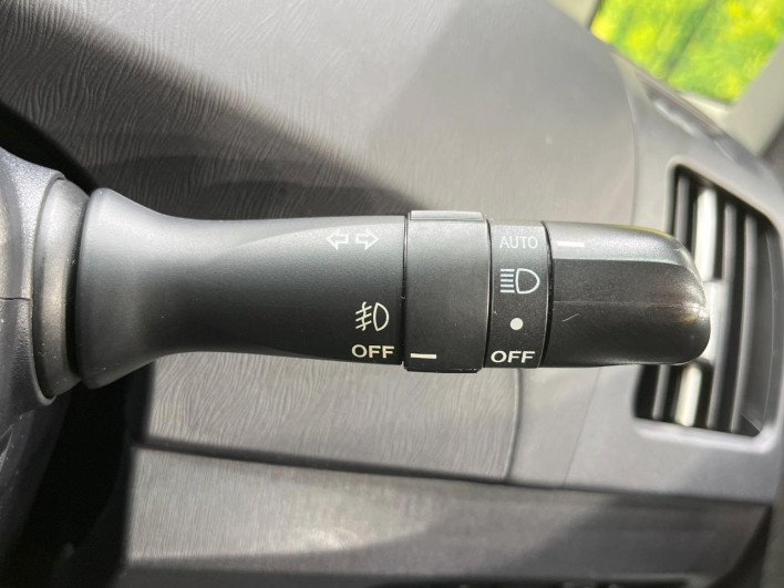 2013 Toyota Prius DAA-ZVW30 (UW-69fea4b15cd8e)[13]