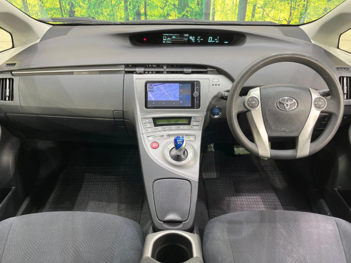 2013 Toyota Prius DAA-ZVW30 (UW-69fea4b15cd8e)[25]