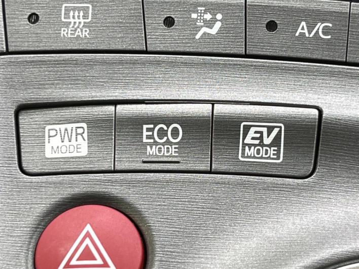 2013 Toyota Prius DAA-ZVW30 (UW-69fea4b15cd8e)[22]