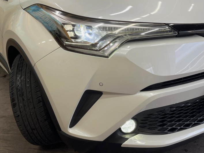 2017 Toyota C-HR DAA-ZYX10 (UW-69fea4bd784f7)[9]