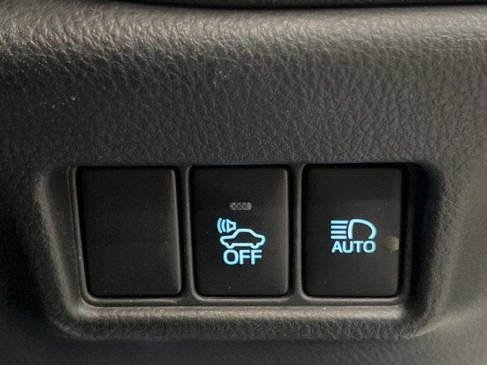 2017 Toyota C-HR DAA-ZYX10 (UW-69fea4bd784f7)[23]