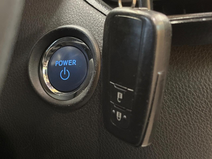2017 Toyota C-HR DAA-ZYX10 (UW-69fea4bd784f7)[27]