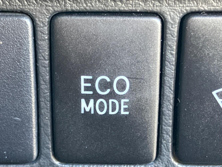 2013 Toyota Vellfire DBA-ANH20W (UW-69fff549c88b0)[18]