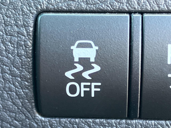 2013 Toyota Vellfire DBA-ANH20W (UW-69fff549c88b0)[22]