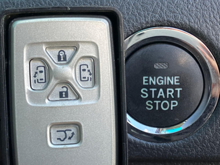 2013 Toyota Vellfire DBA-ANH20W (UW-69fff549c88b0)[15]