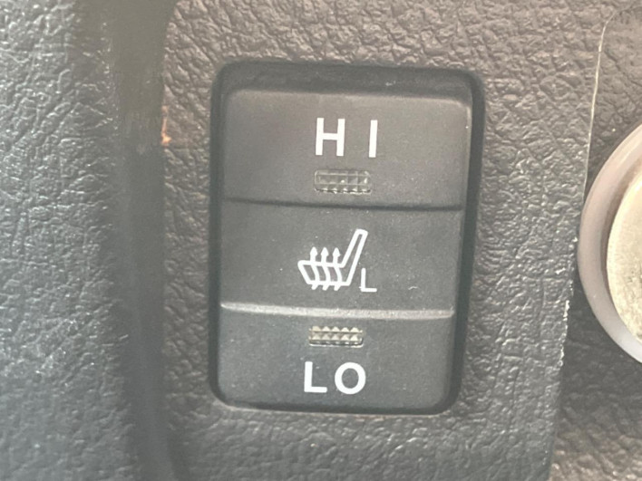2013 Toyota Vellfire DBA-ANH20W (UW-69fff549c88b0)[27]
