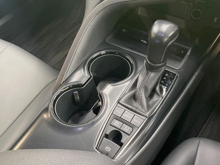 2020 Toyota Camry 6AA-AXVH70 (UW-69fff552ba91b)[27]