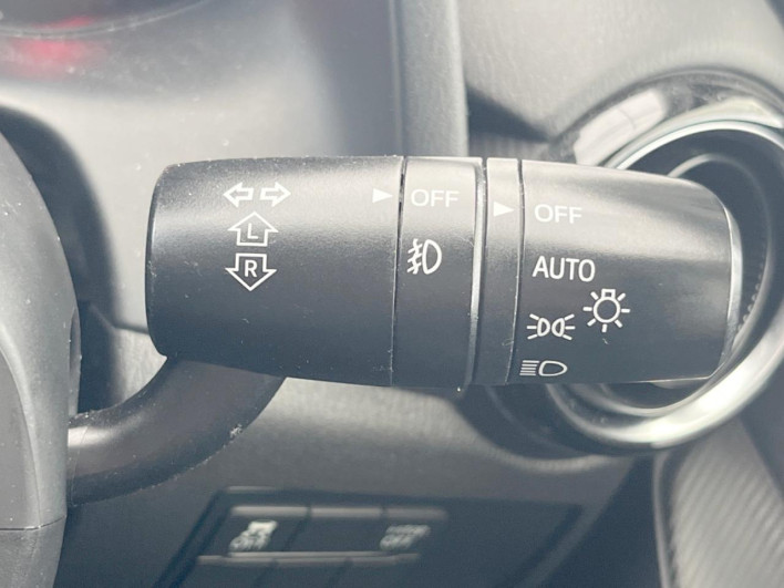 2016 Mazda Demio LDA-DJ5FS (UW-69fff5665ad64)[28]