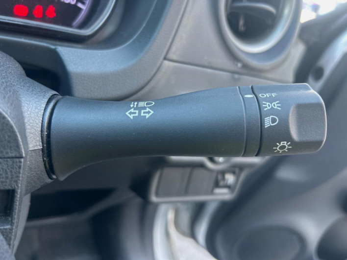 2013 Nissan Note DBA-E12 (UW-69fff5698db8c)[23]