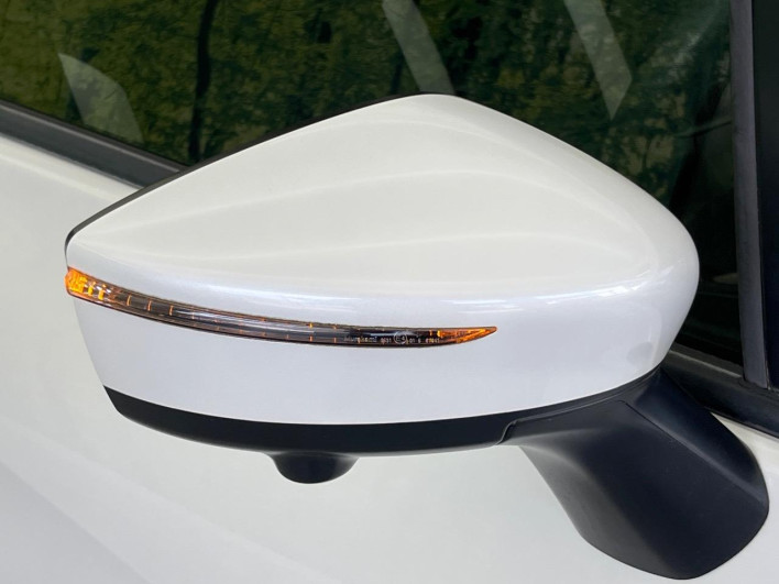 2017 Nissan Note DBA-E12 (UW-69fff56a59062)[20]