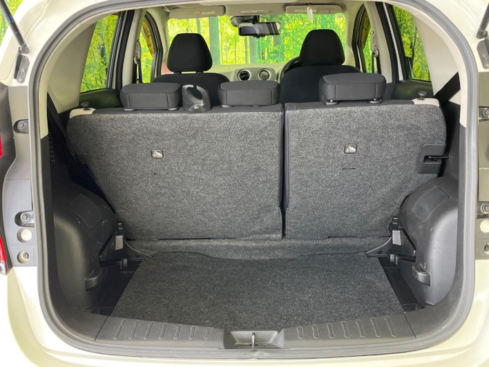 2017 Nissan Note DBA-E12 (UW-69fff56a59062)[27]