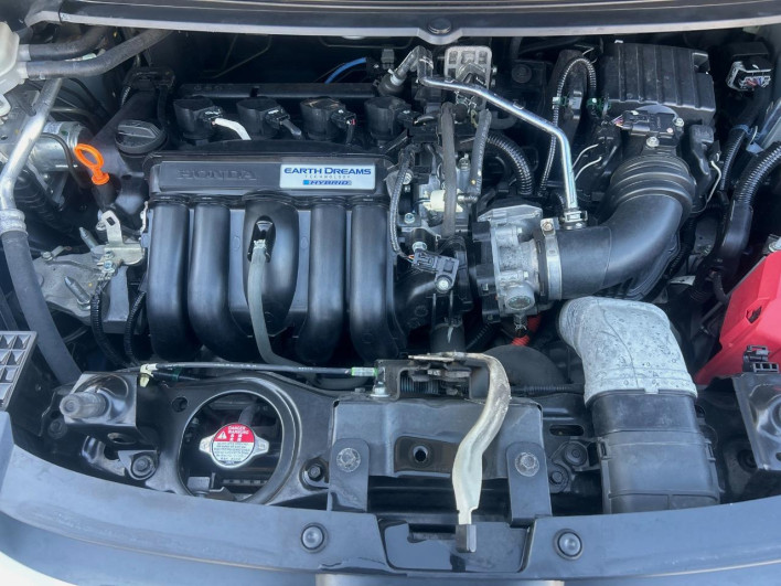 2018 Honda Freed hybrid DAA-GB7 (UW-69fff570c35cd)[4]