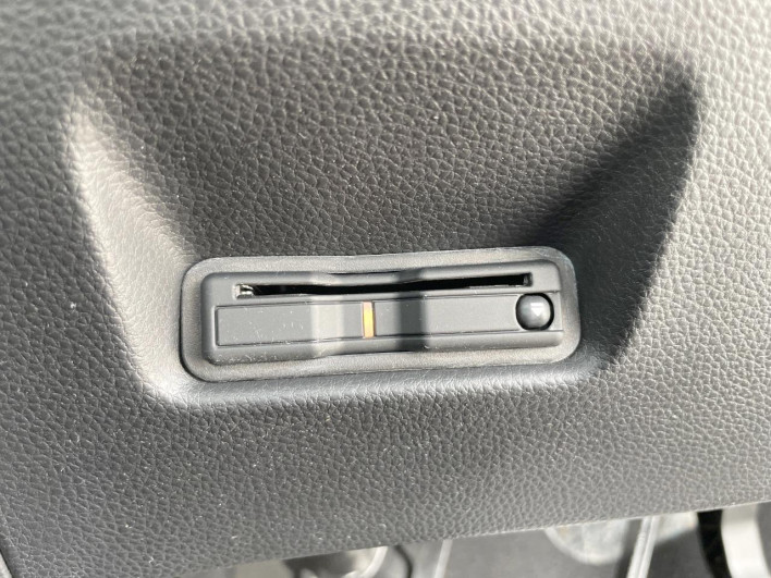 2020 Honda Fit 6AA-GR8 (UW-69fff57caac58)[22]