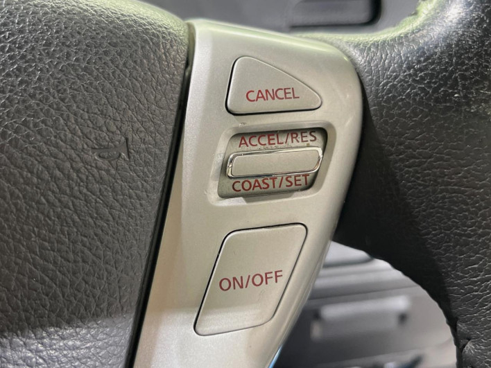 2014 Nissan Serena DAA-HFC26 (UW-69fff5898ba82)[28]