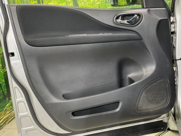 2014 Nissan Serena DAA-HFC26 (UW-69fff5898ba82)[12]