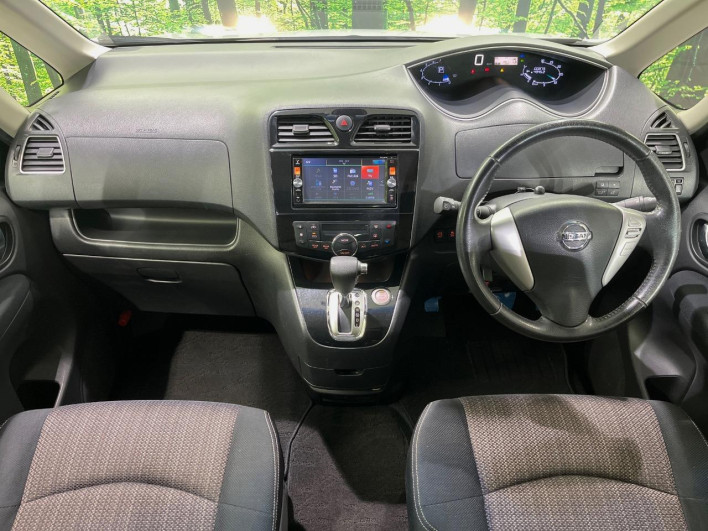 2014 Nissan Serena DAA-HFC26 (UW-69fff5898ba82)[17]