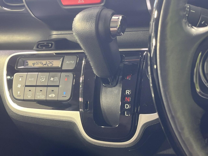 2015 Honda N-BOX Slash DBA-JF2 (UW-69fff594f35ec)[14]