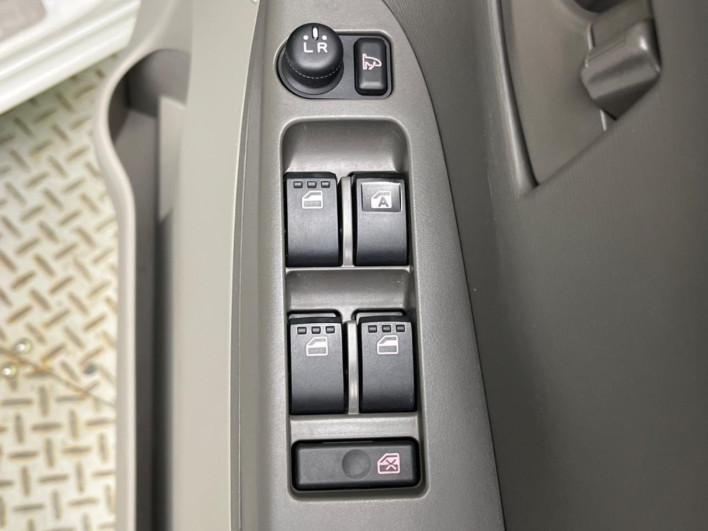 2014 Daihatsu Tanto DBA-LA600S (UW-69fff5b620016)[17]