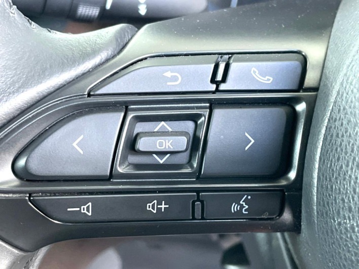 2021 Toyota Yaris Cross 6AA-MXPJ10 (UW-69fff5e7036f1)[27]