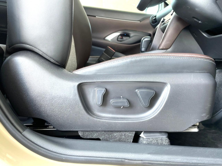 2021 Toyota Yaris Cross 6AA-MXPJ10 (UW-69fff5e7036f1)[21]