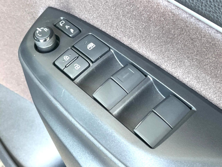 2021 Toyota Yaris Cross 6AA-MXPJ10 (UW-69fff5e7036f1)[20]