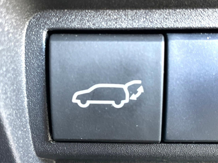 2021 Toyota Yaris Cross 6AA-MXPJ10 (UW-69fff5e7036f1)[24]