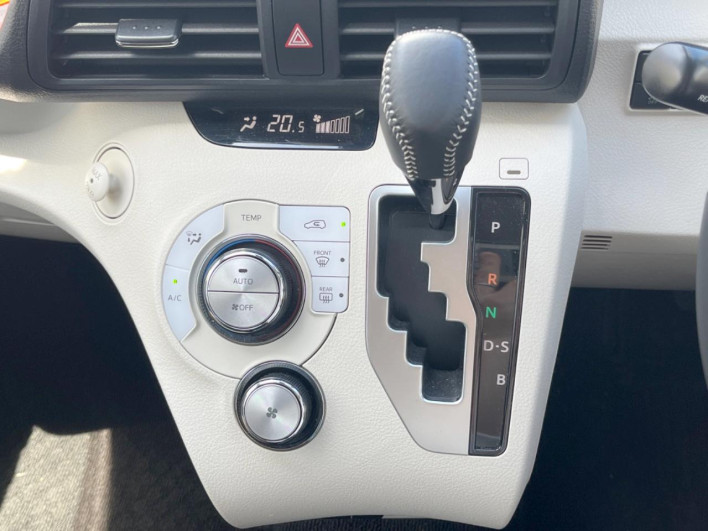 2019 Toyota Sienta DBA-NSP170G (UW-69fff5f85a9be)[24]