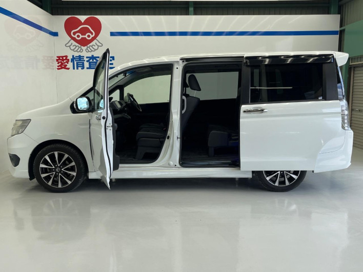 2013 Honda Stepwgn Spada DBA-RK5 (UW-69fff5fdc69d9)[15]