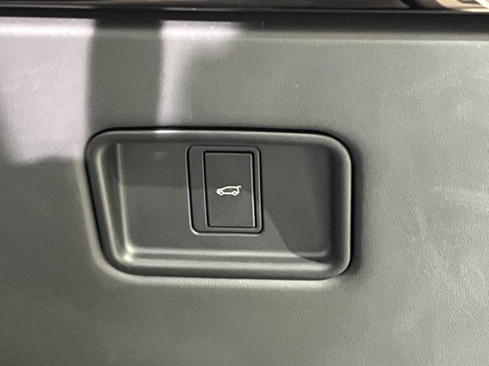 2023 Land Rover Range Rover Sport 3CA-L123WA (UW-69fff604aa04a)[11]
