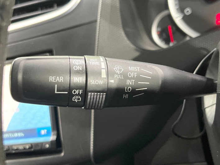 2014 Suzuki Swift DBA-ZD72S (UW-69fff614b8688)[29]