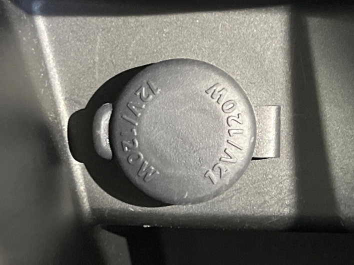 2014 Suzuki Swift DBA-ZD72S (UW-69fff614b8688)[19]