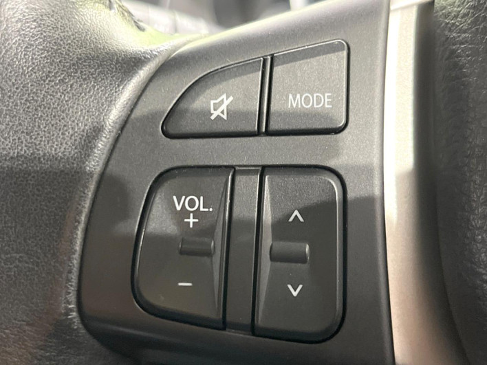 2014 Suzuki Swift DBA-ZD72S (UW-69fff614b8688)[27]