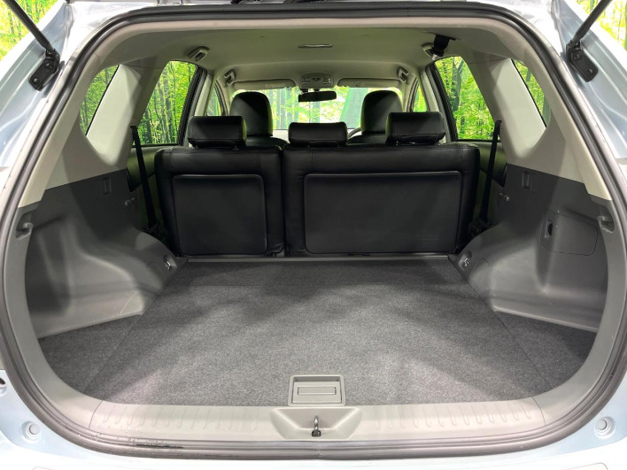 2014 Toyota Prius α DAA-ZVW41W (UW-69fff625133c5)[25]