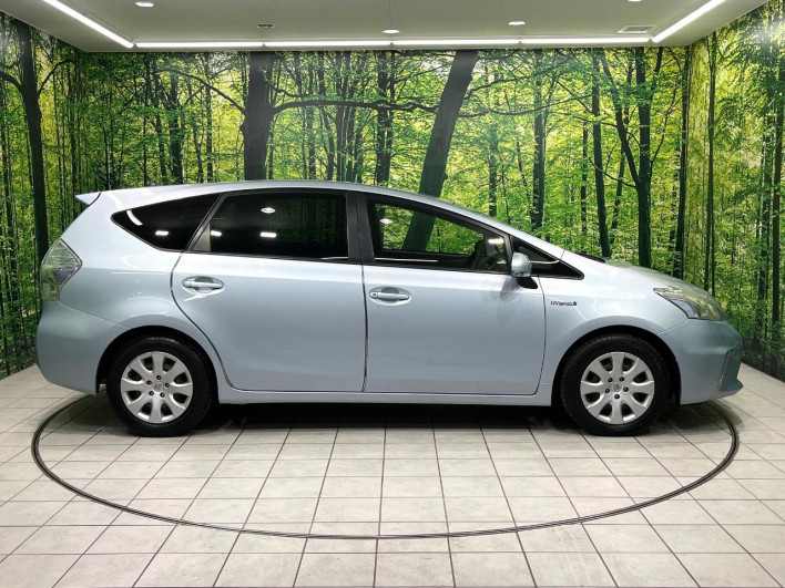 2014 Toyota Prius α DAA-ZVW41W (UW-69fff625133c5)[6]