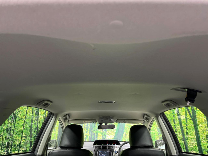 2014 Toyota Prius α DAA-ZVW41W (UW-69fff625133c5)[27]