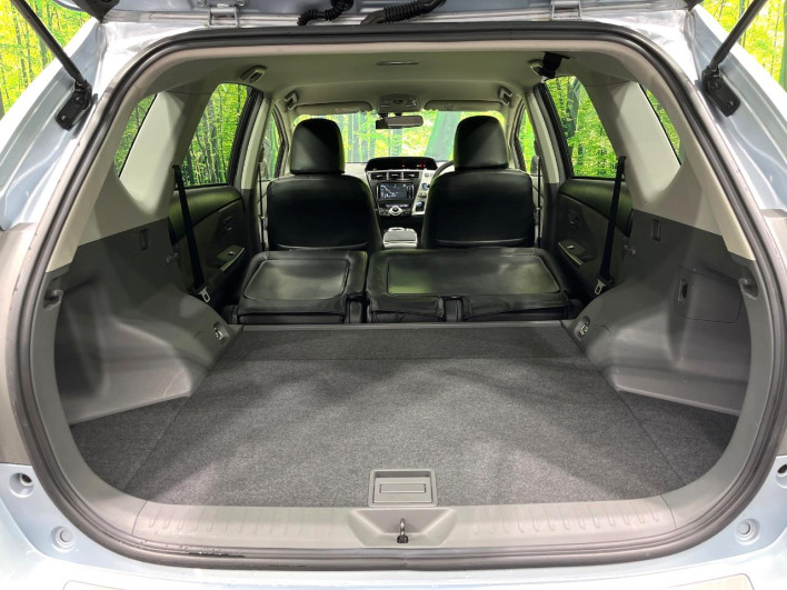 2014 Toyota Prius α DAA-ZVW41W (UW-69fff625133c5)[26]