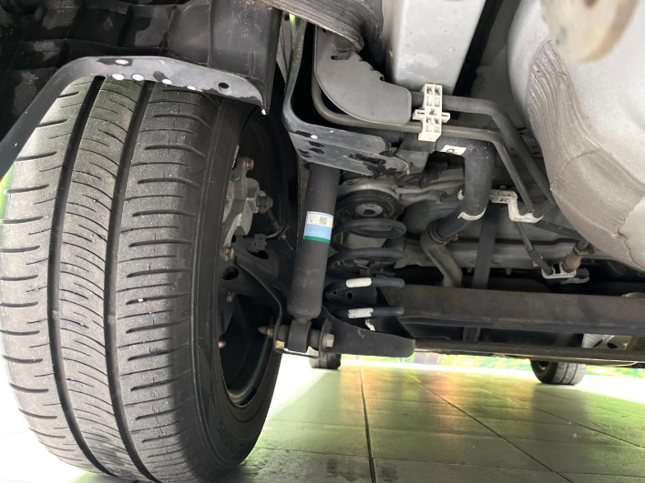 2014 Toyota Prius α DAA-ZVW41W (UW-69fff625133c5)[24]