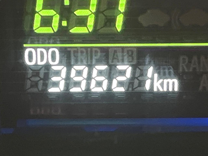 2014 Toyota Prius α DAA-ZVW41W (UW-69fff625133c5)[2]