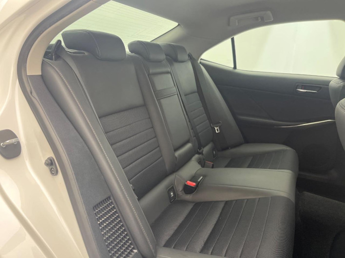 2014 Lexus IS DAA-AVE30 (UW-6a0146a25c6f4)[12]