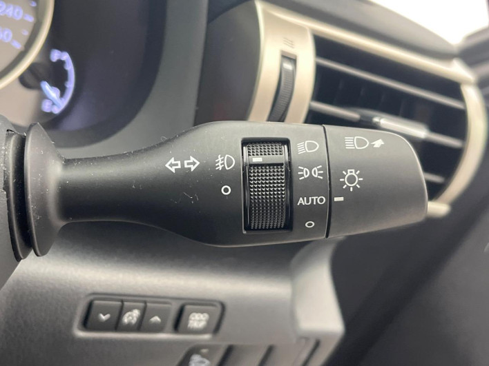 2014 Lexus IS DAA-AVE30 (UW-6a0146a25c6f4)[25]