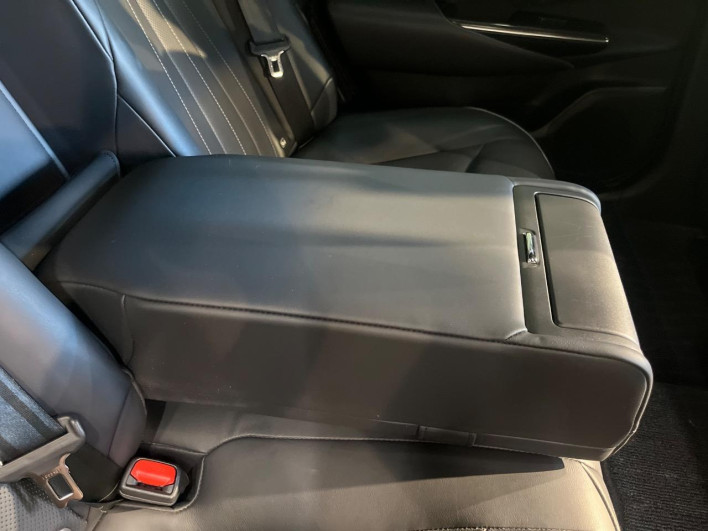 2019 Toyota Crown Hybrid 6AA-AZSH20 (UW-6a0146a8acca4)[18]