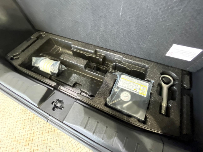 2024 Mitsubishi Delica Mini 4AA-B38A (UW-6a0146af8b315)[13]