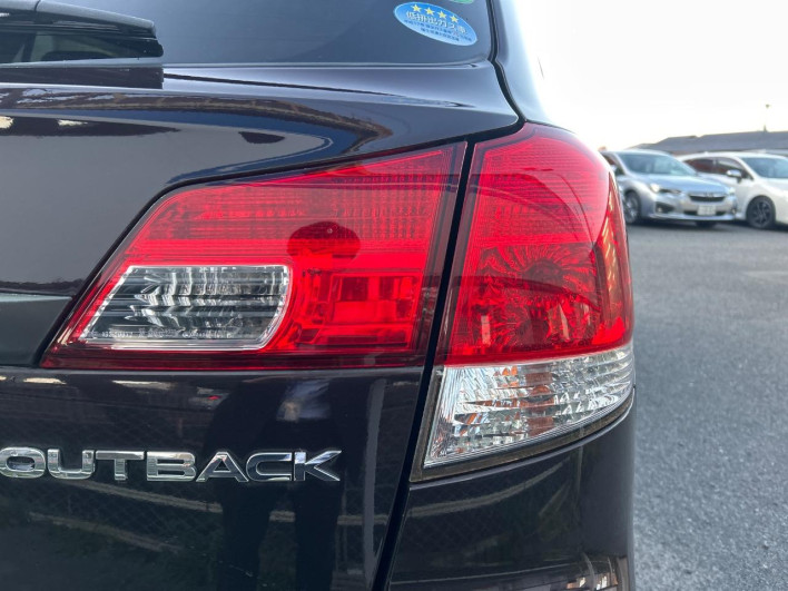 2014 Subaru Legacy Outback DBA-BRM (UW-6a0146b7833b5)[13]