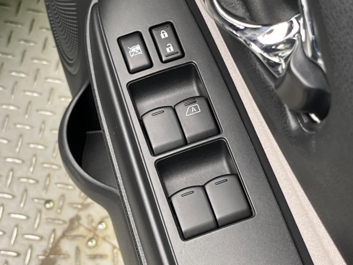2019 Nissan Note DBA-E12 (UW-6a0146c744232)[20]
