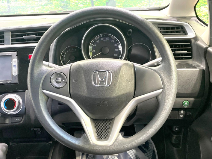 2014 Honda Fit DBA-GK3 (UW-6a0146d20fbee)[5]