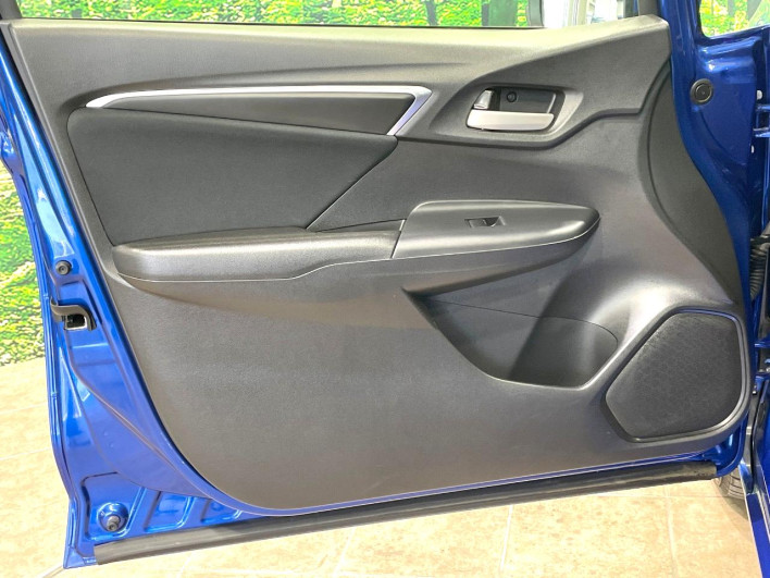 2014 Honda Fit DBA-GK3 (UW-6a0146d20fbee)[22]