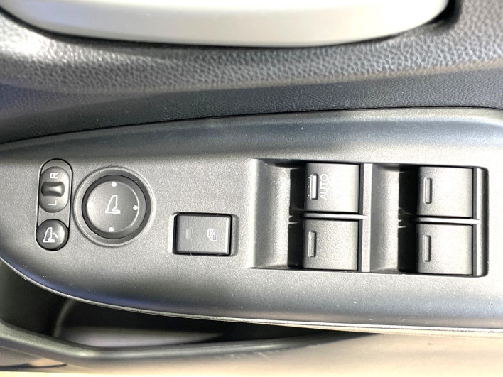 2014 Honda Fit DBA-GK3 (UW-6a0146d20fbee)[8]