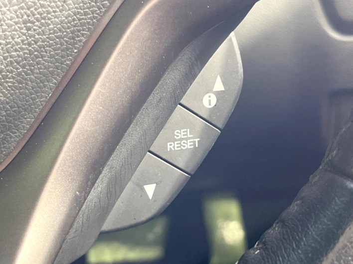 2017 Honda Fit Hybrid DAA-GP5 (UW-6a0146d387340)[18]
